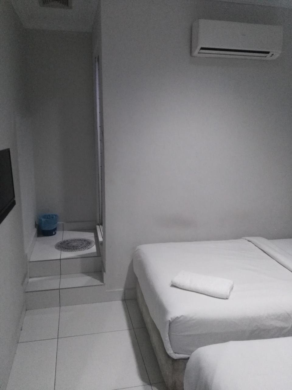 My Homie Hotel Pj Петалинг Джая Екстериор снимка