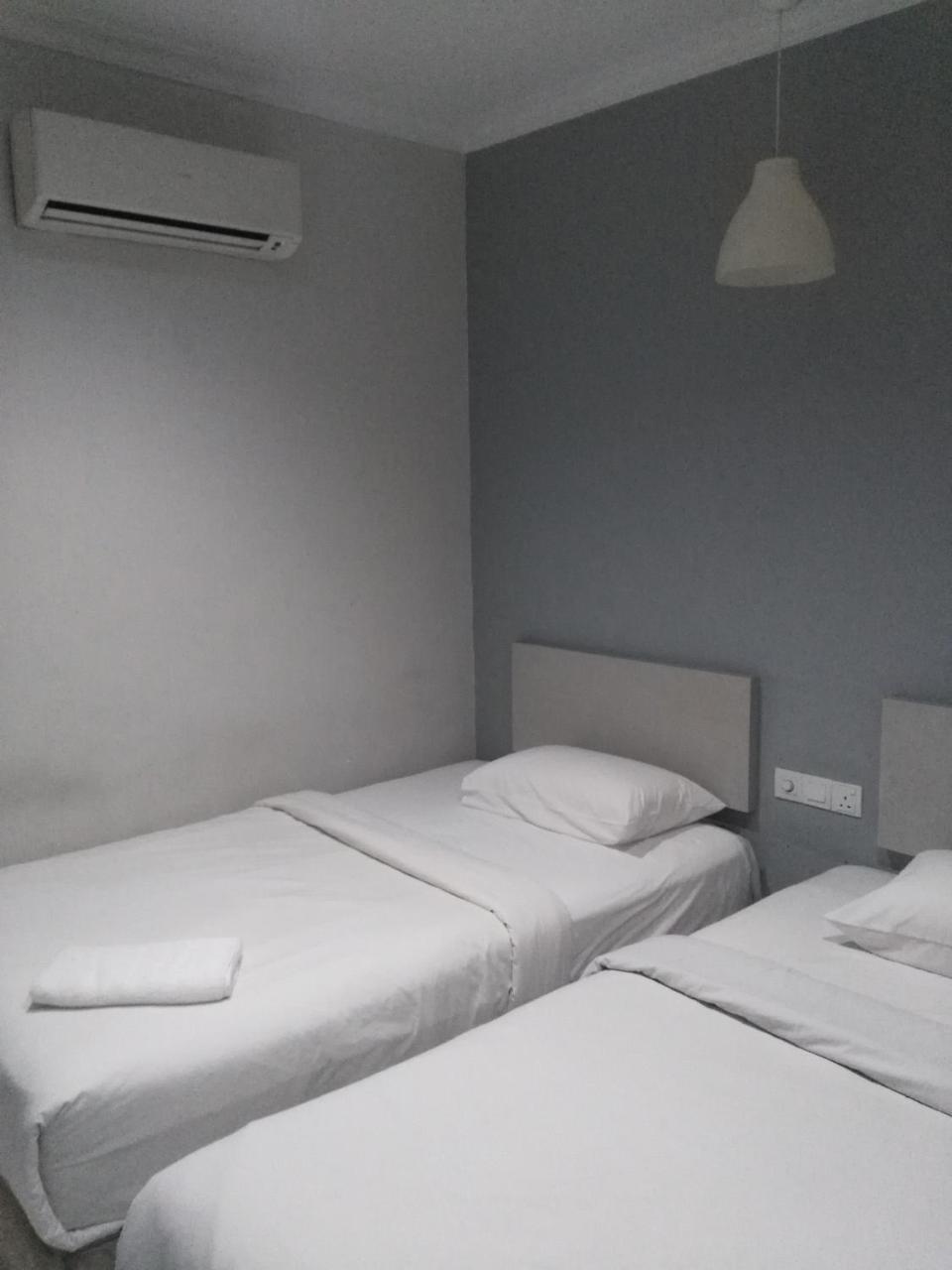My Homie Hotel Pj Петалинг Джая Екстериор снимка